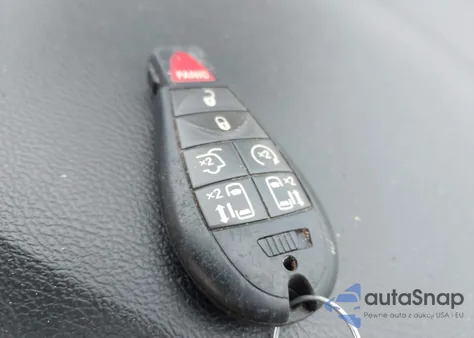 2011 Chrysler Town & Country Touring-L from USA, damaged, VIN 2A4RR8DG2BR759125